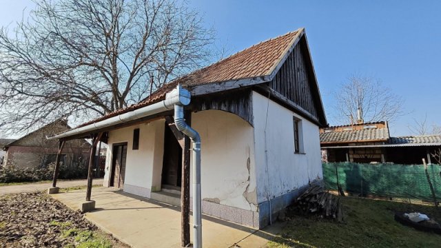 Eladó családi ház, Albertirsán 10 M Ft, 1 szobás