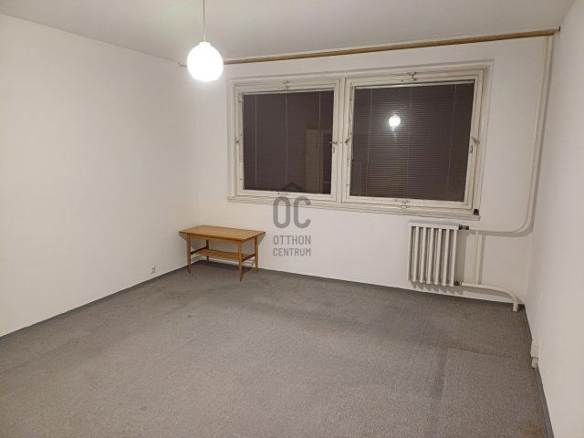 Eladó panellakás, Kecskeméten 41.99 M Ft, 2 szobás