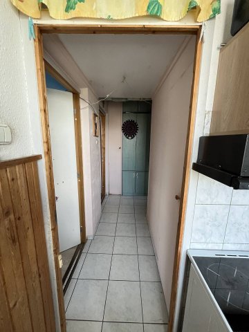 Eladó panellakás, Tatabányán 37.9 M Ft, 3 szobás
