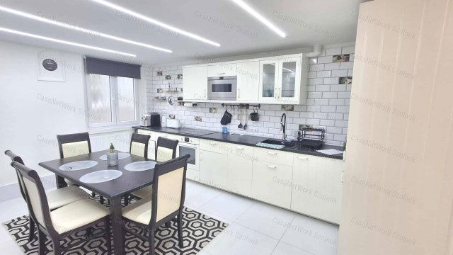 Kiadó téglalakás, albérlet, Szolnokon 160 E Ft / hó, 2 szobás