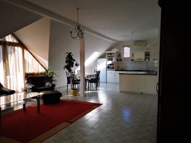 Kiadó téglalakás, albérlet, Ürömön, Fő utcában, 3+1 szobás