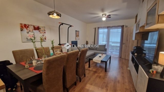 Eladó téglalakás, Budapesten, XV. kerületben 81.9 M Ft, 2 szobás