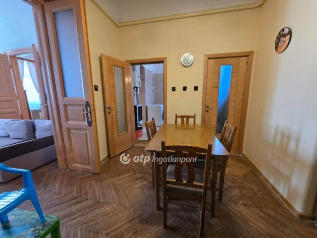 Eladó téglalakás, Budapesten, VI. kerületben 98 M Ft, 2 szobás