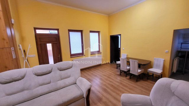 Eladó családi ház, Eplényen 110 M Ft, 5 szobás