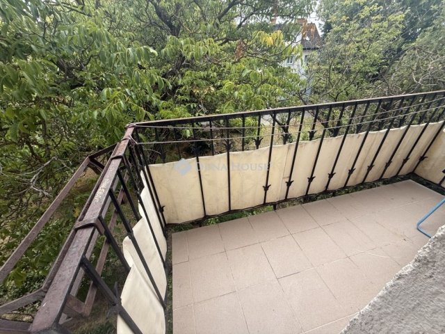 Eladó téglalakás, Pécsett 27.9 M Ft, 1 szobás