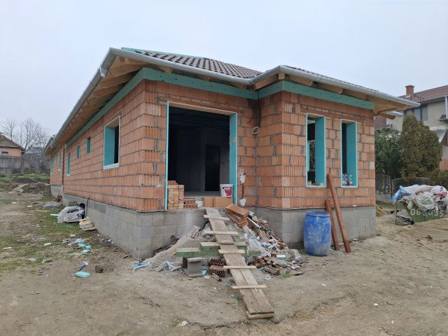 Eladó téglalakás, Mendén, Rét utcában 99.9 M Ft, 4 szobás