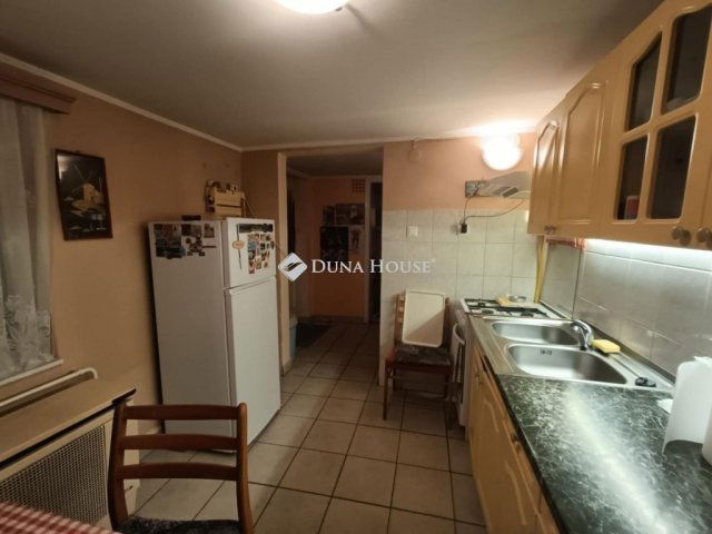 Eladó családi ház, Kecskeméten 35 M Ft, 2 szobás