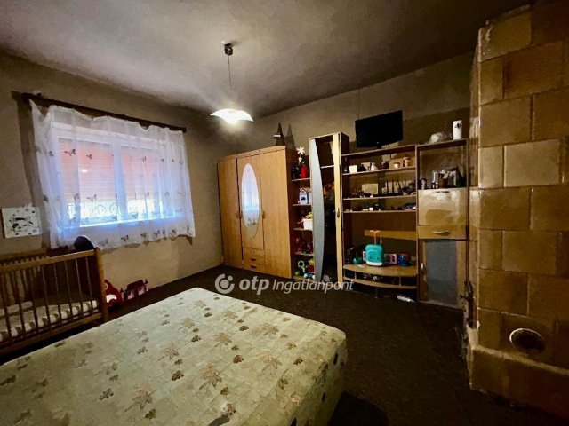 Eladó családi ház, Vámospércsen 26 M Ft, 2 szobás