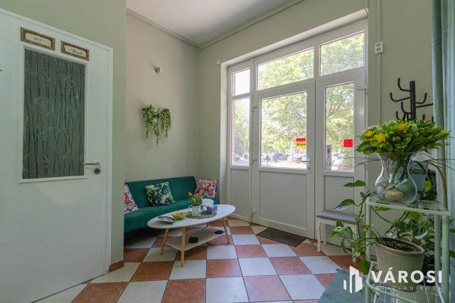 Kiadó üzlethelyiség, Szegeden 190 E Ft / hó, 3 szobás