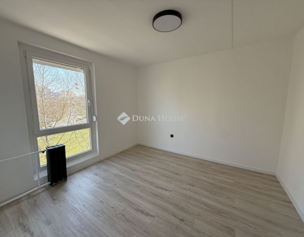 Eladó panellakás, Pécsett 51.9 M Ft, 2 szobás