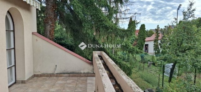 Eladó családi ház, Pécsett 110 M Ft, 2+2 szobás