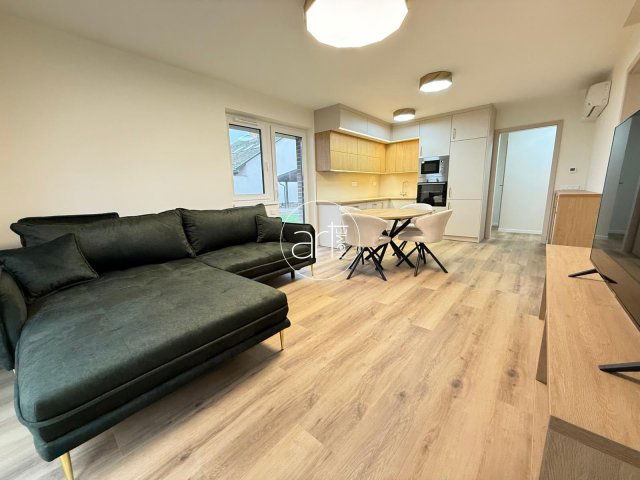 Kiadó téglalakás, albérlet, Szegeden 320 E Ft / hó, 3 szobás