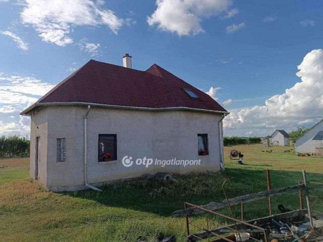 Eladó mezogazdasagi ingatlan, Polgáron 350 M Ft