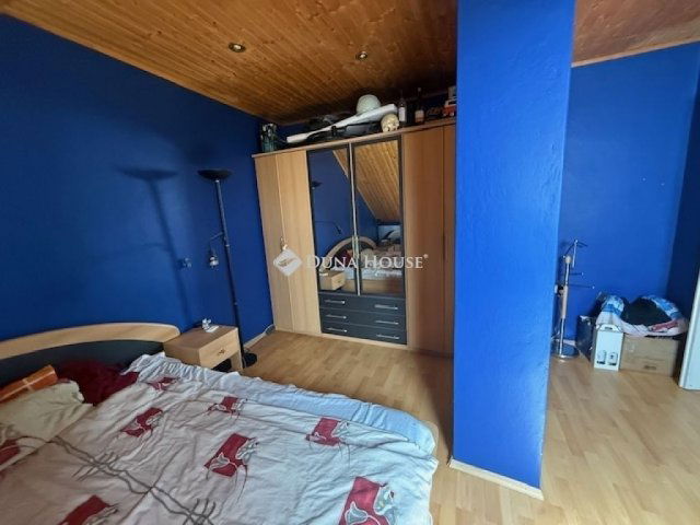 Eladó családi ház, Pécsett 159 M Ft, 5 szobás