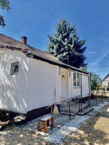 Eladó családi ház, Nagylókon 19.9 M Ft, 2 szobás