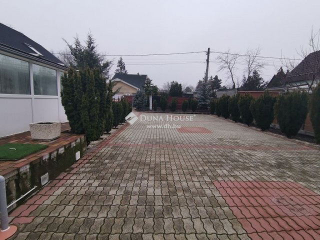 Eladó családi ház, Szigetszentmiklóson 35 M Ft, 1 szobás