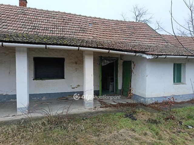 Eladó családi ház, Zsákán 5.5 M Ft, 3 szobás