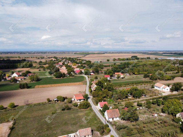 Eladó mezogazdasagi ingatlan, Balatonszabadiban 14.9 M Ft
