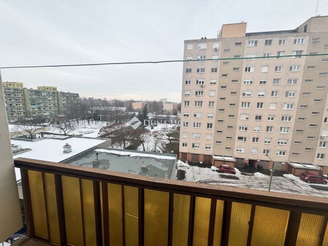 Eladó panellakás, Kecskeméten, Akadémia körúton 64.49 M Ft