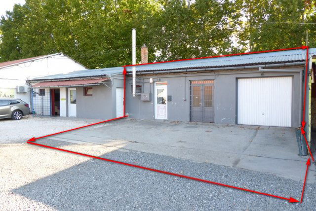 Kiadó üzlethelyiség, Pécsett, Megyeri úton 210 E Ft / hó