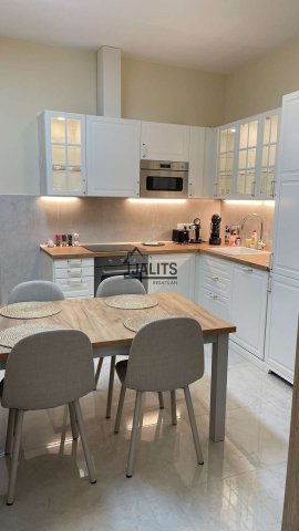 Kiadó téglalakás, albérlet, Budapesten, V. kerületben, 3 szobás