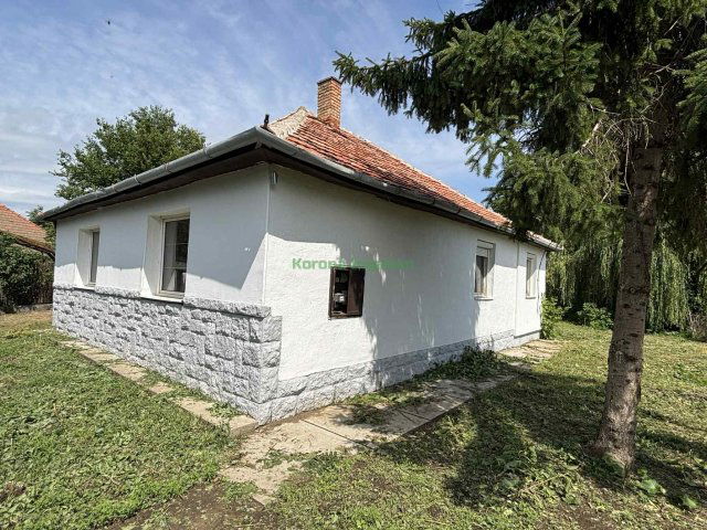 Eladó családi ház, Nyíregyházán 28 M Ft, 4 szobás