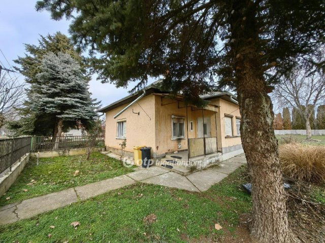 Eladó családi ház, Berekfürdőn 34 M Ft, 1+3 szobás