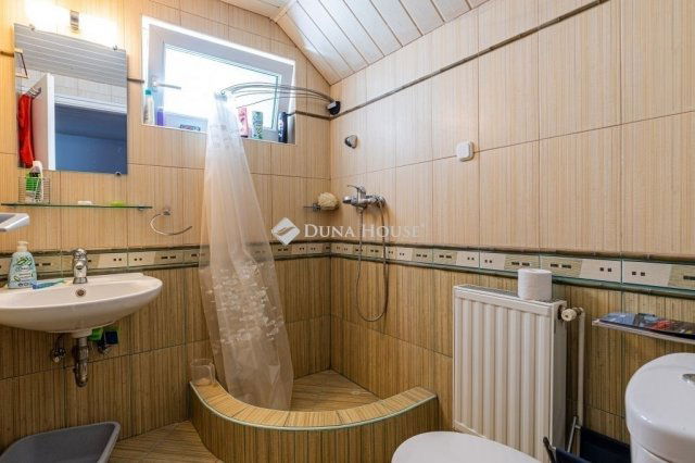 Eladó ikerház, Budapesten, II. kerületben 199 M Ft, 6 szobás