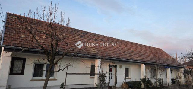 Eladó családi ház, Székesfehérvárott 64.9 M Ft, 3 szobás