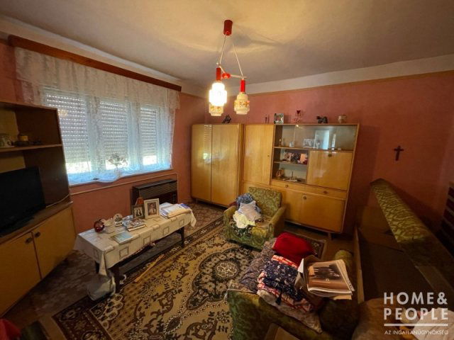 Eladó családi ház, Kisteleken 25.5 M Ft, 2 szobás