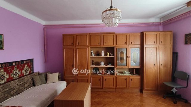 Eladó családi ház, Kisújszálláson 27 M Ft, 2 szobás