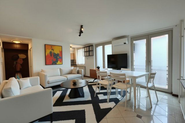 Eladó téglalakás, Budapesten, XI. kerületben, Karolina úton