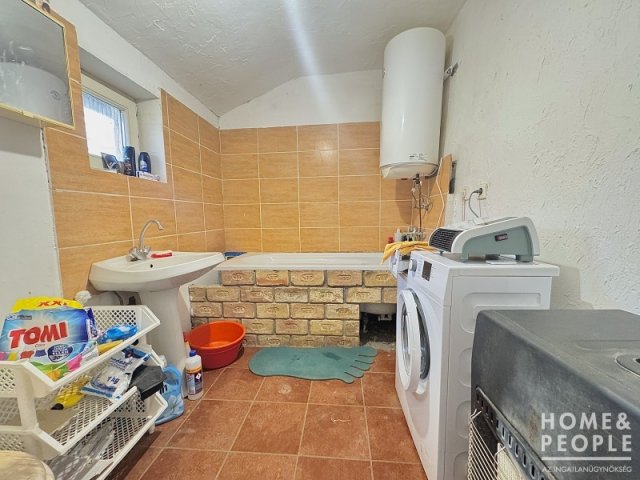 Eladó családi ház, Hódmezővásárhelyen 24.99 M Ft, 2 szobás