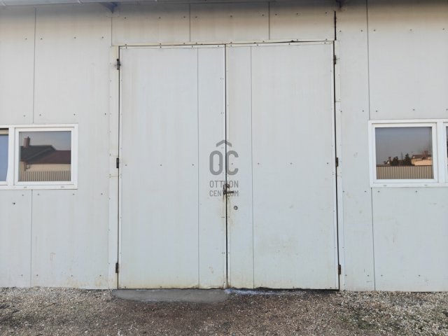 Kiadó ipari ingatlan, Cegléden 450 E Ft / hó