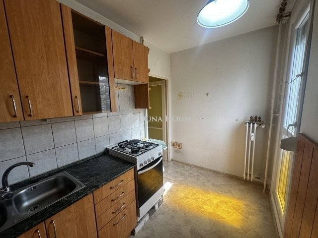 Eladó panellakás, Pécsett 42.9 M Ft, 2 szobás