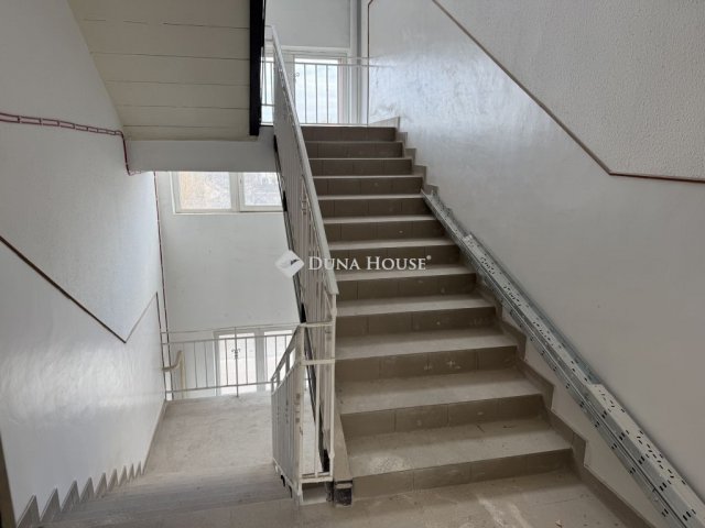 Eladó iroda, Budapesten, XXI. kerületben 32.5 M Ft, 2 szobás