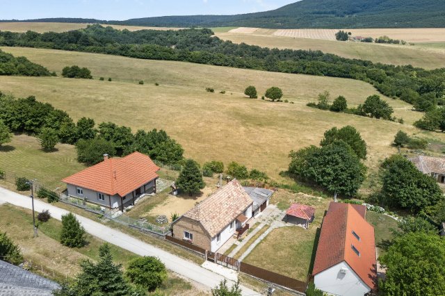 Eladó családi ház, Tardoson 40 M Ft, 2 szobás