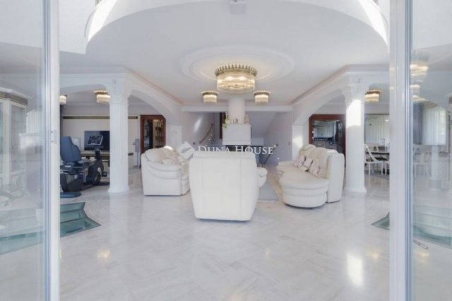 Eladó családi ház, Budapesten, XXI. kerületben 562.5 M Ft