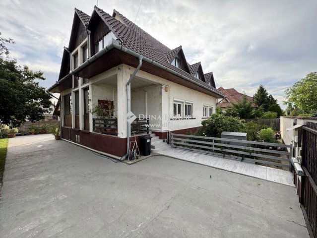Eladó családi ház, Tökölön 125 M Ft, 6 szobás