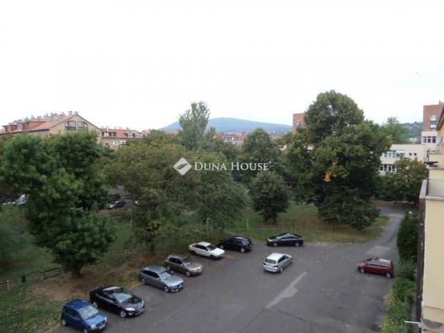 Eladó téglalakás, Pécsett 37.8 M Ft, 2 szobás