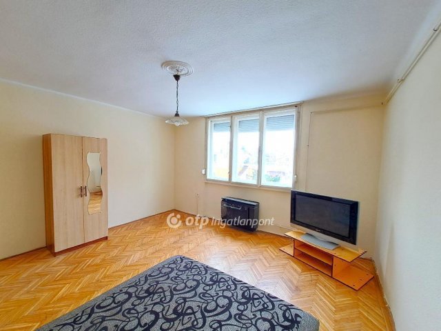 Eladó téglalakás, Kecskeméten 28.9 M Ft, 1 szobás
