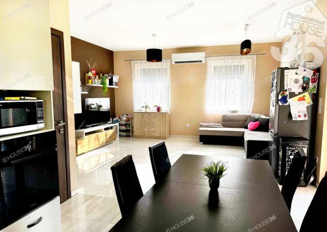 Eladó családi ház, Kecskeméten 90 M Ft, 4 szobás