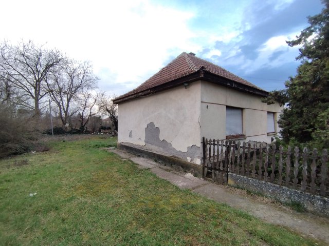 Eladó családi ház, Zagyvaszántón 23 M Ft, 2 szobás