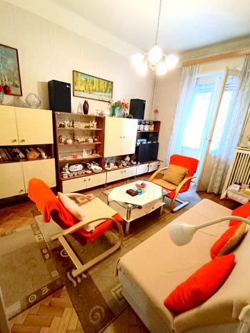 Eladó téglalakás, Budapesten, V. kerületben, Molnár utcában