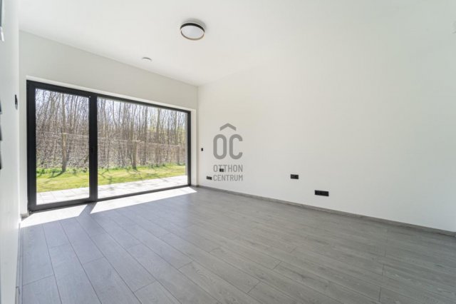 Eladó családi ház, Mogyoródon 550 M Ft, 7 szobás