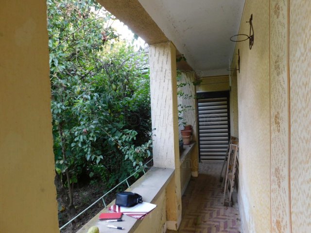 Eladó családi ház, Karádon 28.6 M Ft, 4 szobás