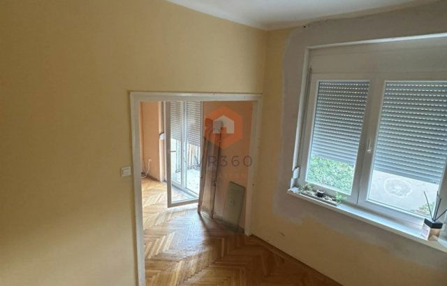 Eladó téglalakás, Pécsett 47.5 M Ft, 2+1 szobás