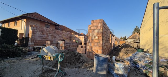 Eladó családi ház, Budapesten, XVIII. kerületben 155.9 M Ft