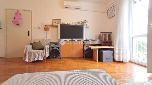 Eladó téglalakás, Pécsett 51.5 M Ft, 2 szobás