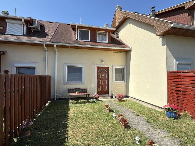 Eladó sorház, Szentendrén 96.9 M Ft, 2+2 szobás